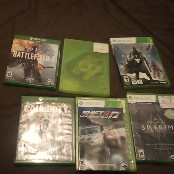 Xbox one for sale (As IS! One controller HDMI Cord..etc games and also TV.AS IS